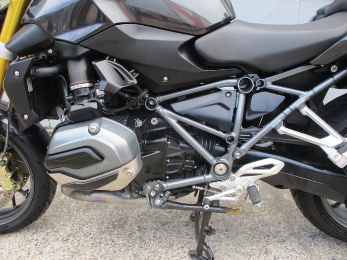 2016 BMW Motorrad R1200R GREY