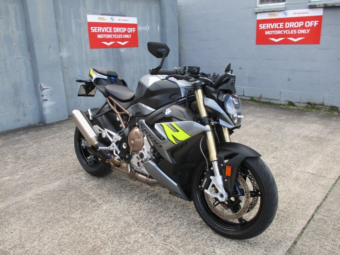 2024 BMW Motorrad S 1000 R BLUE