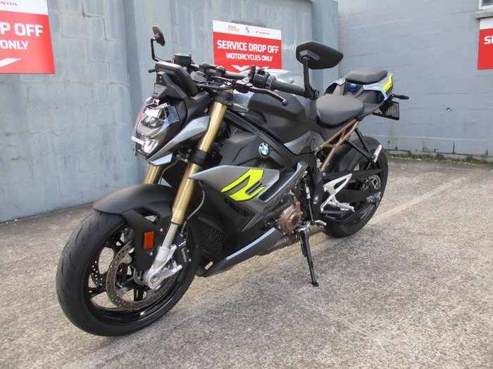 2024 BMW Motorrad S 1000 R BLUE