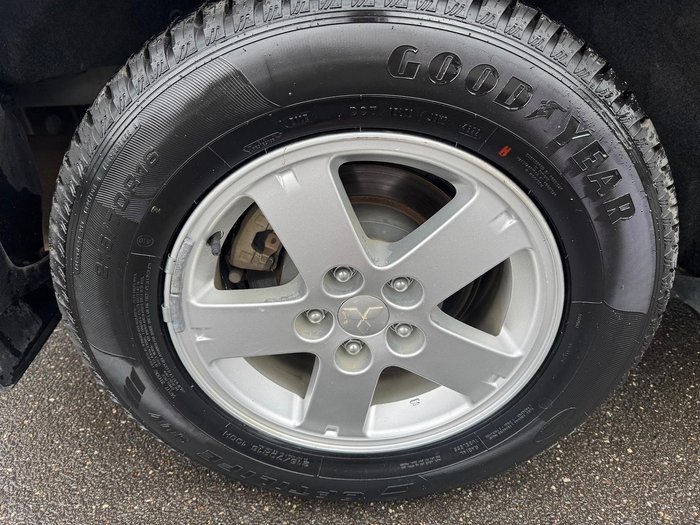 2010 Mitsubishi Outlander LS