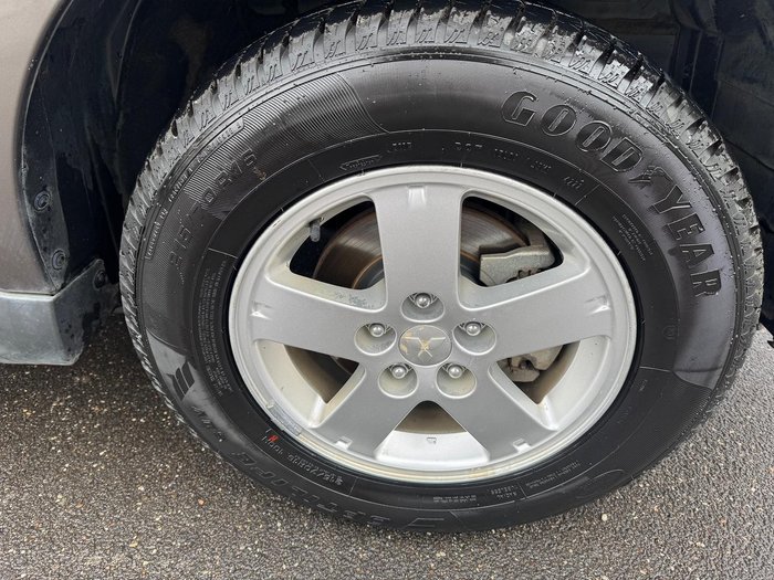 2010 Mitsubishi Outlander LS