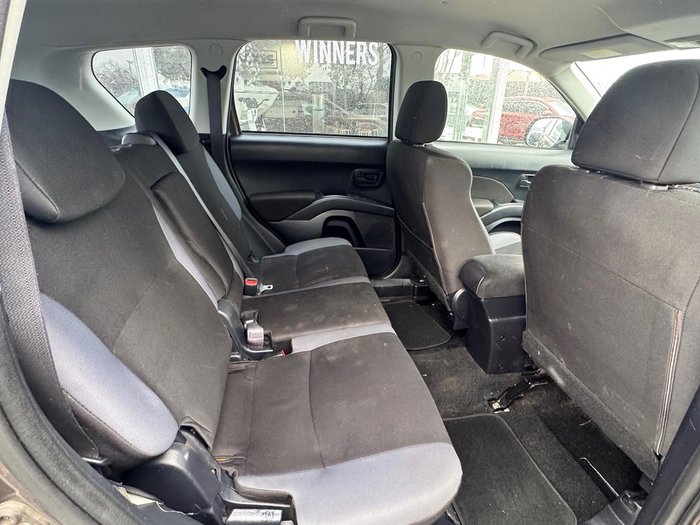 2010 Mitsubishi Outlander LS
