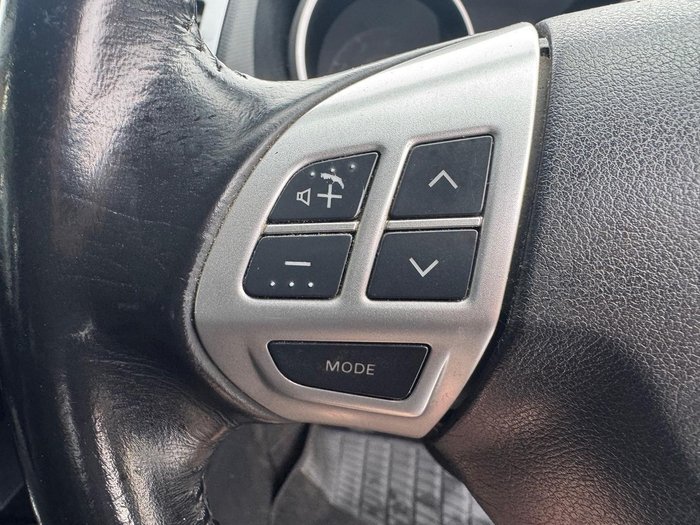 2010 Mitsubishi Outlander LS