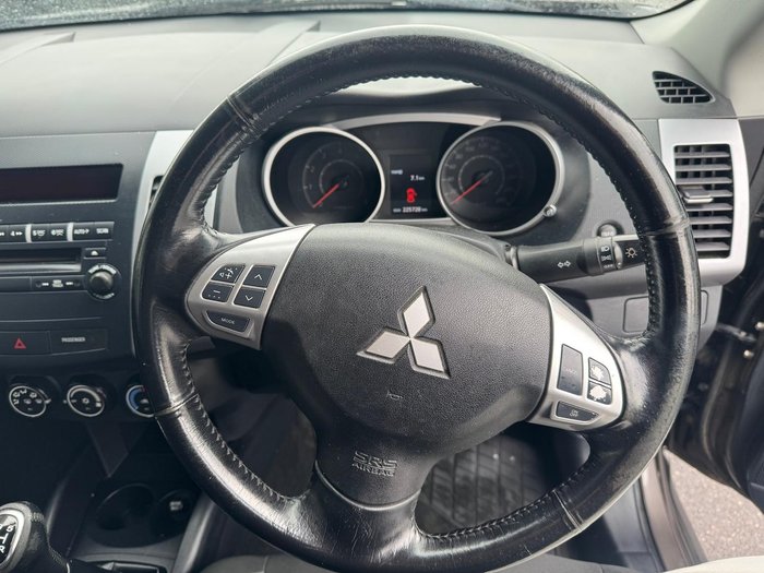 2010 Mitsubishi Outlander LS