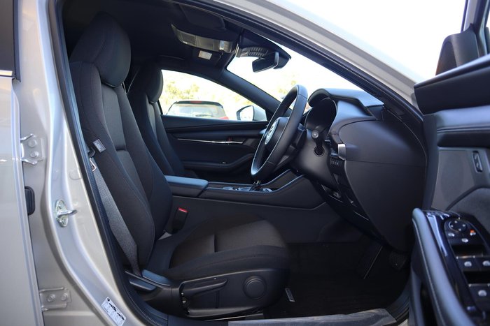 2025 Mazda 3 G20 Evolve