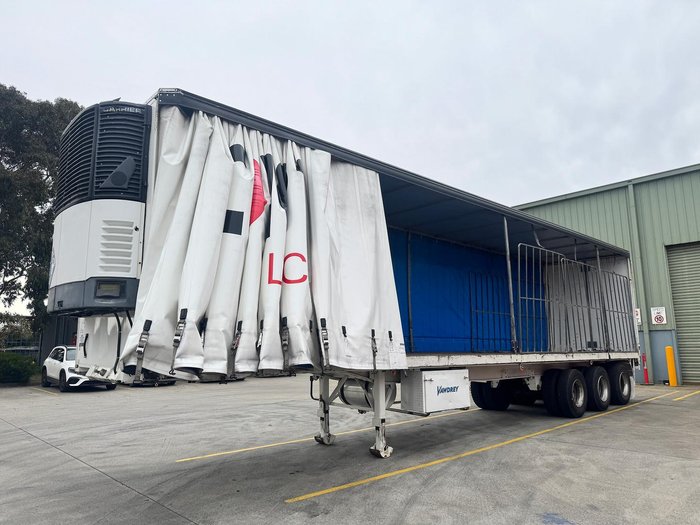 2002 Krueger St3 22 Pallet Sd Refrigerated Curtain Sider