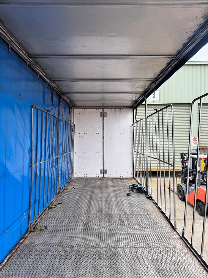 2002 Krueger St3 22 Pallet Sd Refrigerated Curtain Sider