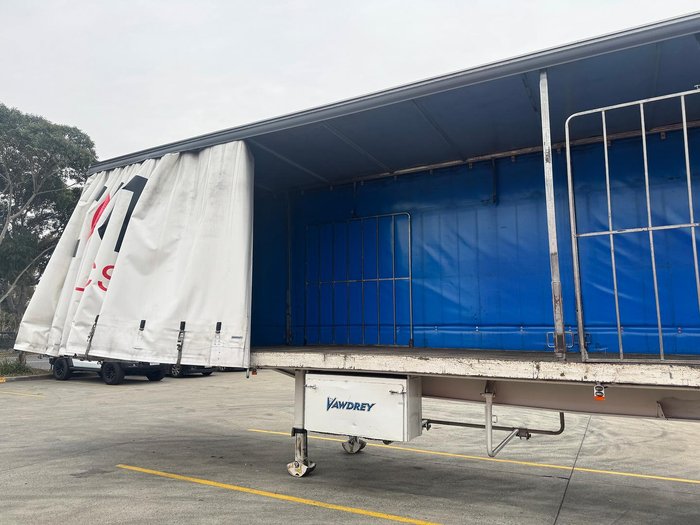 2002 Krueger St3 22 Pallet Sd Refrigerated Curtain Sider