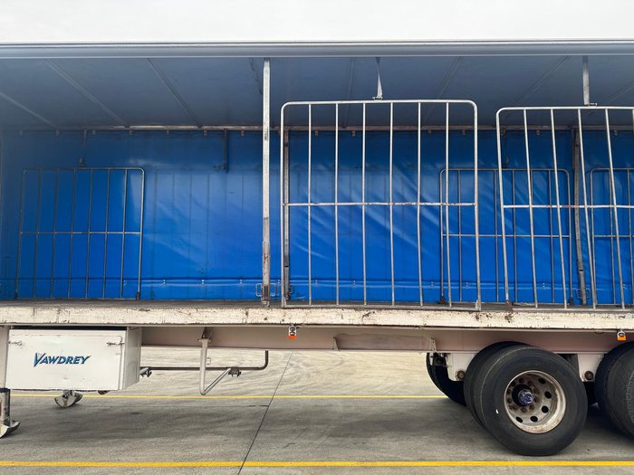 2002 Krueger St3 22 Pallet Sd Refrigerated Curtain Sider