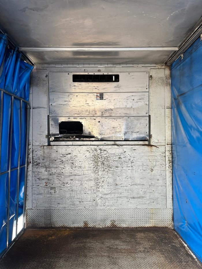 2002 Krueger St3 22 Pallet Sd Refrigerated Curtain Sider