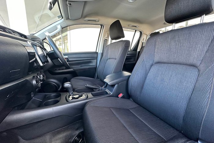 2020 Toyota Hilux SR
