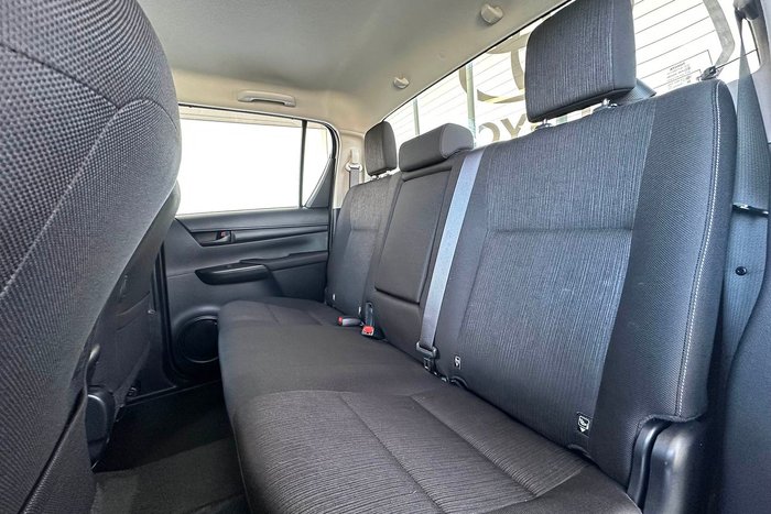 2020 Toyota Hilux SR