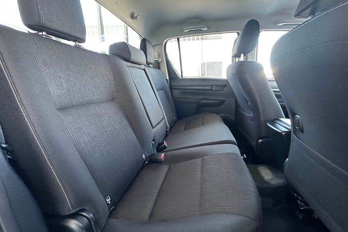 2020 Toyota Hilux SR