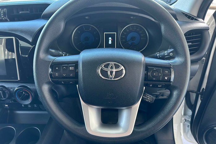 2020 Toyota Hilux SR