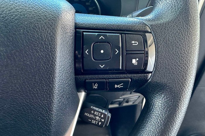 2020 Toyota Hilux SR