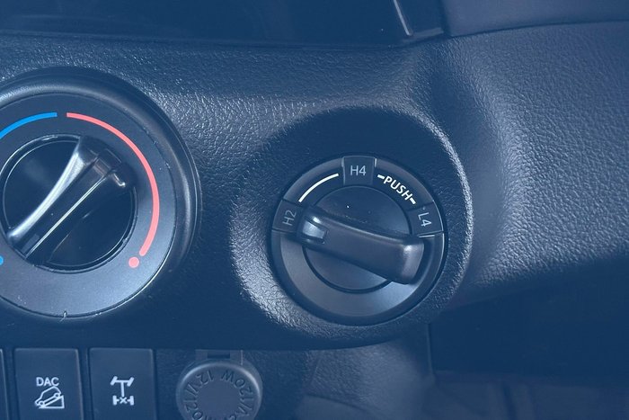 2020 Toyota Hilux SR