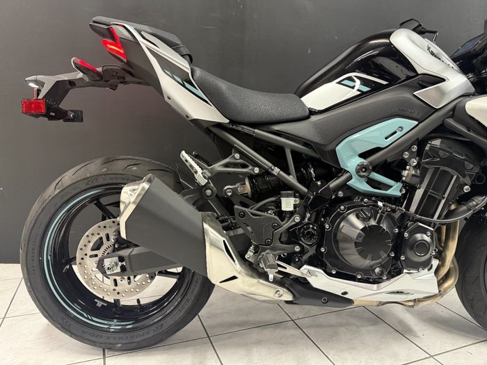 2025 Kawasaki 2025 Kawasaki 900CC Z900 SILVER/BLACK/BLUE