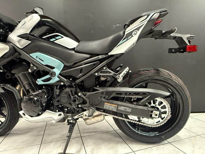 2025 Kawasaki 2025 Kawasaki 900CC Z900 SILVER/BLACK/BLUE