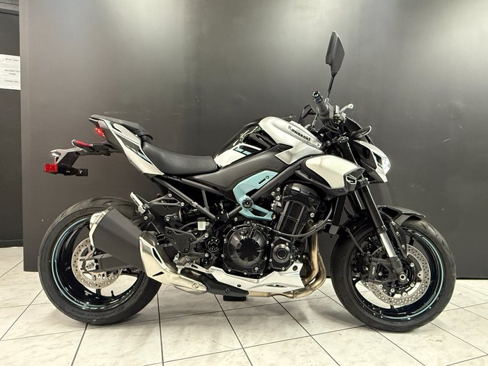 2025 Kawasaki 2025 Kawasaki 900CC Z900 SILVER/BLACK/BLUE