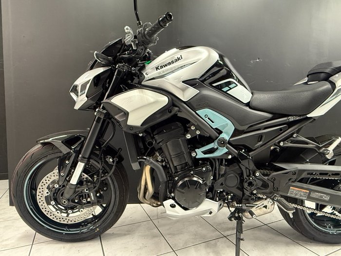2025 Kawasaki 2025 Kawasaki 900CC Z900 SILVER/BLACK/BLUE