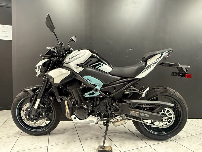 2025 Kawasaki 2025 Kawasaki 900CC Z900 SILVER/BLACK/BLUE