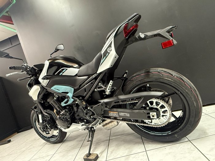 2025 Kawasaki 2025 Kawasaki 900CC Z900 SILVER/BLACK/BLUE