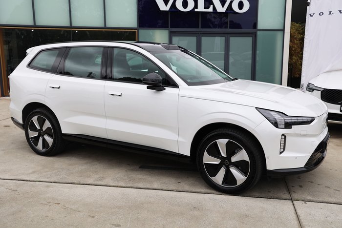 2025 Volvo EX90 Plus Twin Motor