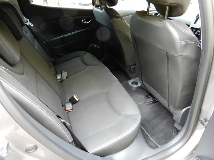 2015 Renault Clio Expression IV B98 Grey