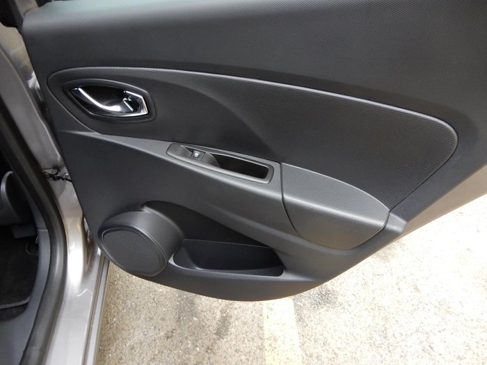 2015 Renault Clio Expression IV B98 Grey