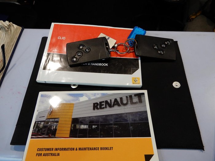 2015 Renault Clio Expression IV B98 Grey