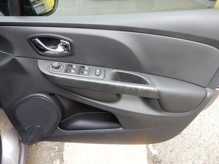 2015 Renault Clio Expression IV B98 Grey