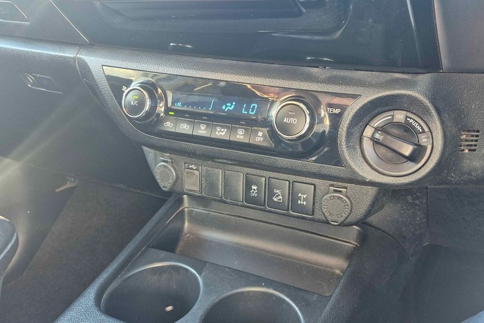 2019 Toyota Hilux SR5