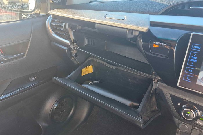 2019 Toyota Hilux SR5