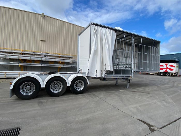 2025 Krueger 34P Drop Deck Mezzanine B Double White