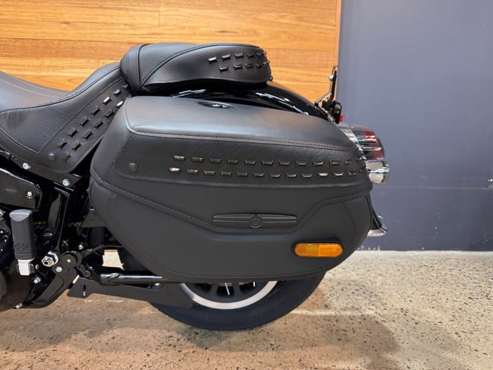 2025 Harley-davidson FLHC HERITAGE CLASSIC (117) BLACK