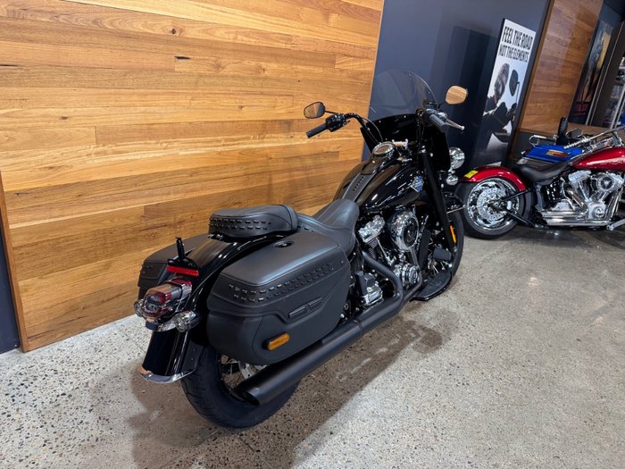 2025 Harley-davidson FLHC HERITAGE CLASSIC (117) BLACK