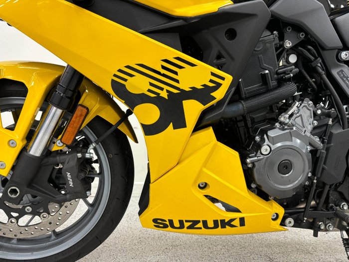 2023 Suzuki 2023 Suzuki 800CC GSX800R Yellow