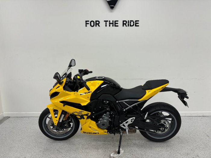 2023 Suzuki 2023 Suzuki 800CC GSX800R Yellow