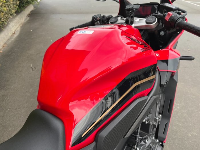 2023 Honda CBR650R Red