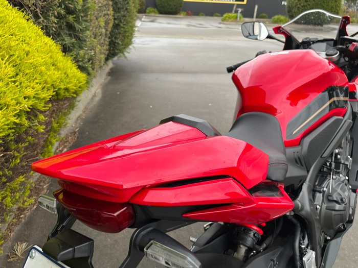 2023 Honda CBR650R Red