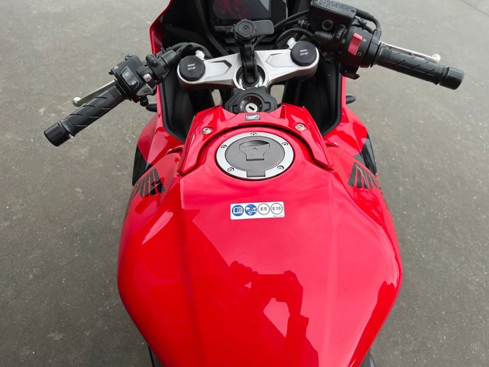 2023 Honda CBR650R Red
