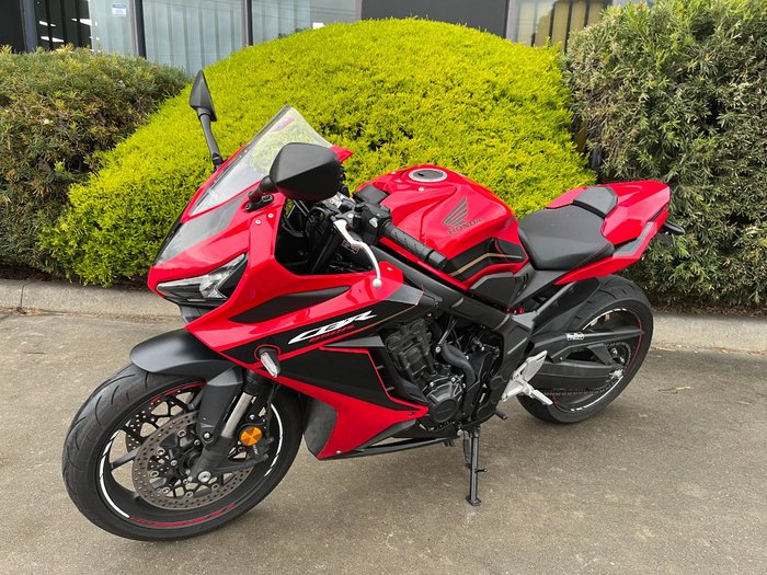 2023 Honda CBR650R Red