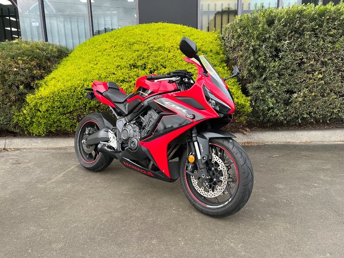 2023 Honda CBR650R Red