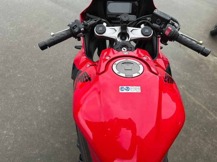 2023 Honda CBR650R Red