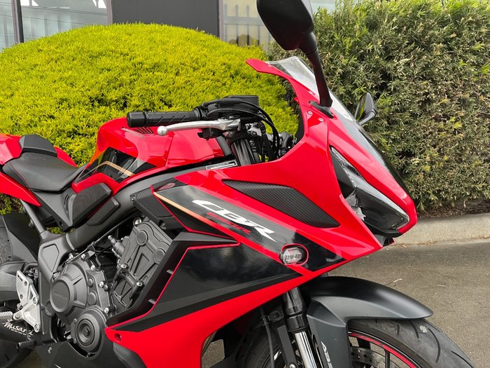 2023 Honda CBR650R Red