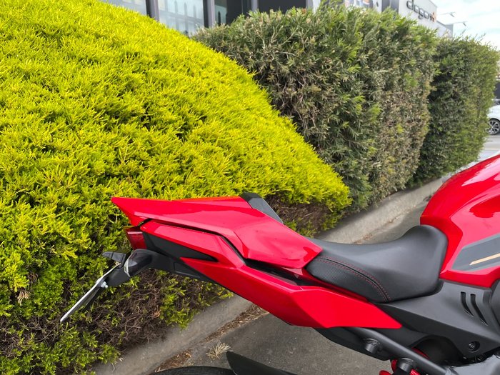 2023 Honda CBR650R Red