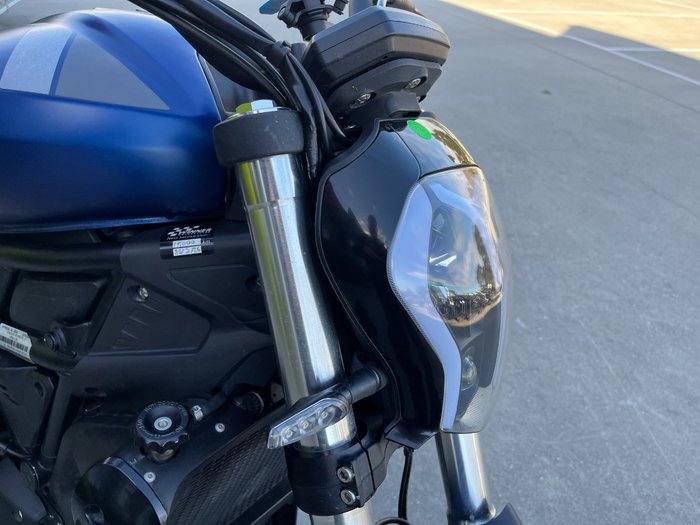 2021 Benelli 502C Blue