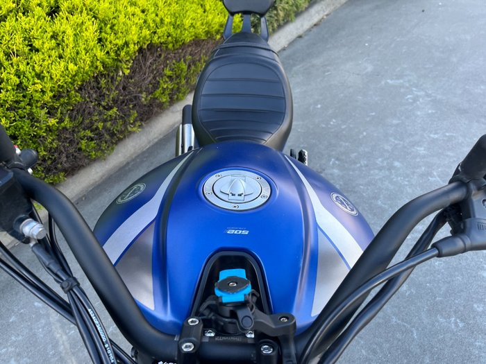 2021 Benelli 502C Blue