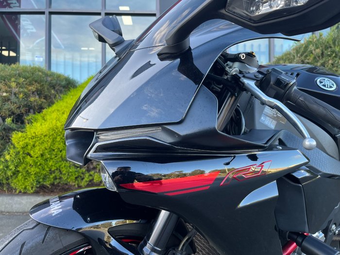 2015 Yamaha YZF-R1 Black
