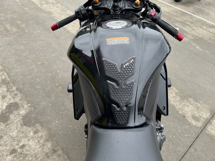 2023 Yamaha YZF-R7LA Black